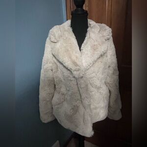 Jou Jou Women's Plush Cream Teddy Jacket